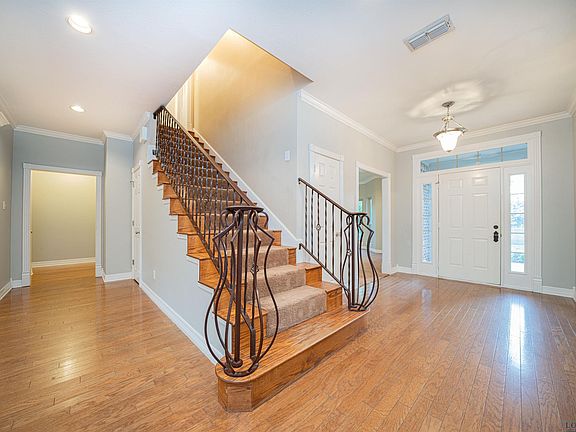 5th image of 311 Twin Oaks Ln