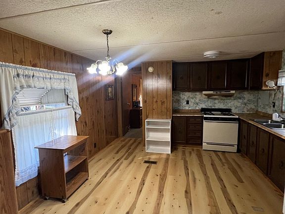 2nd image of 1332 Ridgewood Dr