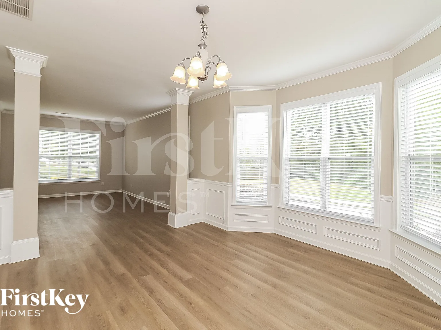 4 bed, 2.5 bath, 2836 sqft, $3,075 — Photo 4