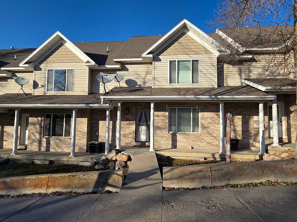 1st image of 255 E 200 N