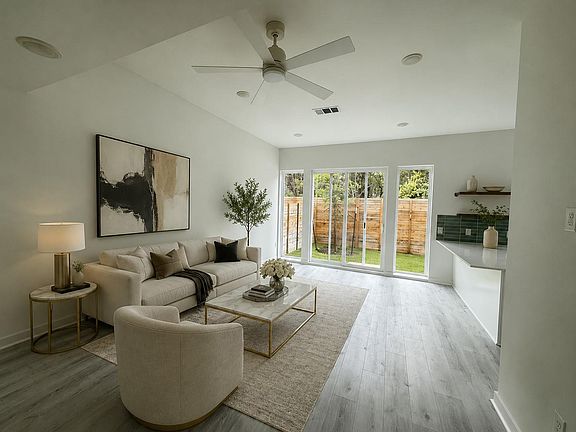 2nd image of 2000 Riverside Farms Rd #10101