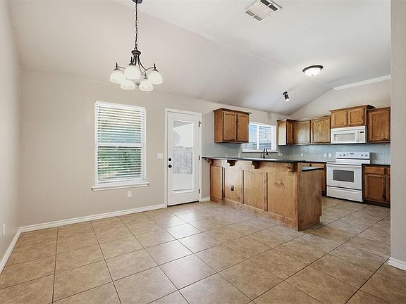 5th image of 2420 Shell Dr