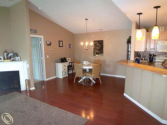 5th image of 27202 Chesapeake Cir #1