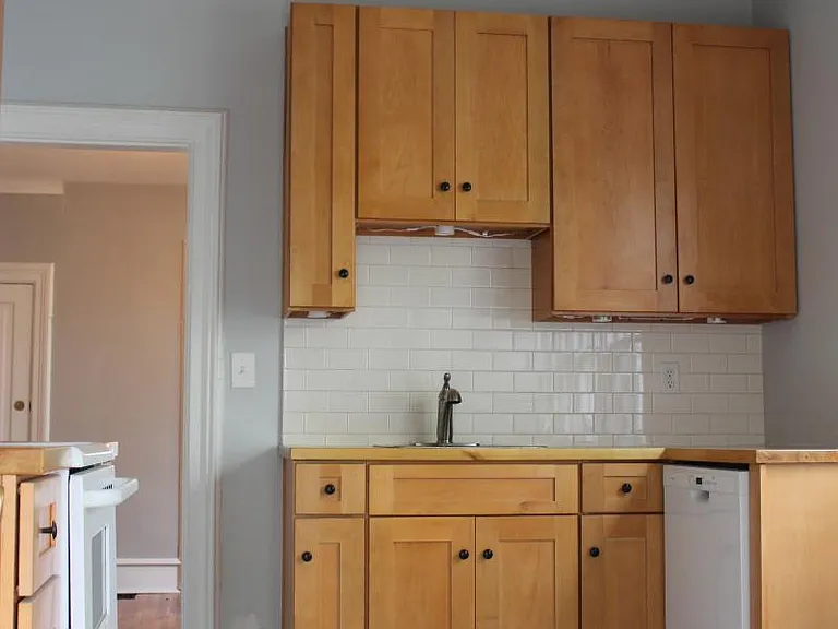 214 Warren Ave SE — Photo 1