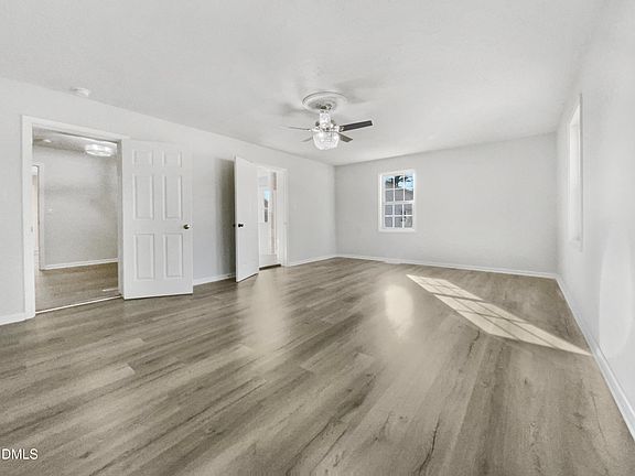 4th image of 5142 Meadowbrook Dr