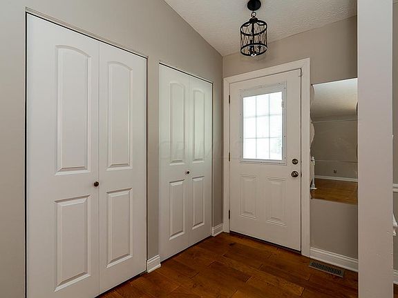 3rd image of 3258 Heatherstone Ct