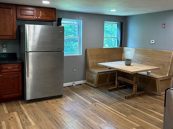 5th image of 468 Podunk Rd
