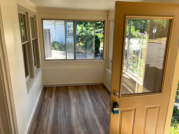 5th image of 402 G St