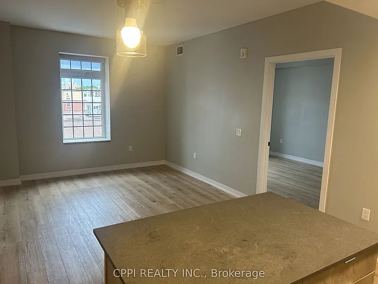 70 King St E #606 — Photo 4