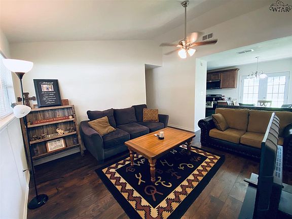 5th image of 111 James Dr
