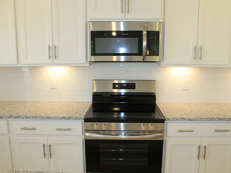 5711 Cloverwood Dr — Photo 6