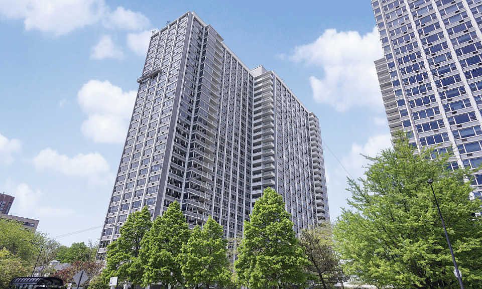 1st image of 4250 N Marine Dr APT 1012