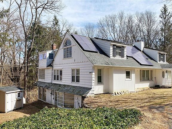 3rd image of 5 Lakeview Dr