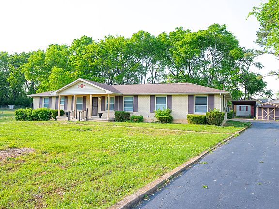 3rd image of 119 Chippendale Dr