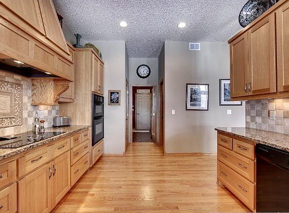 3rd image of 11821 Flanders Cir NE
