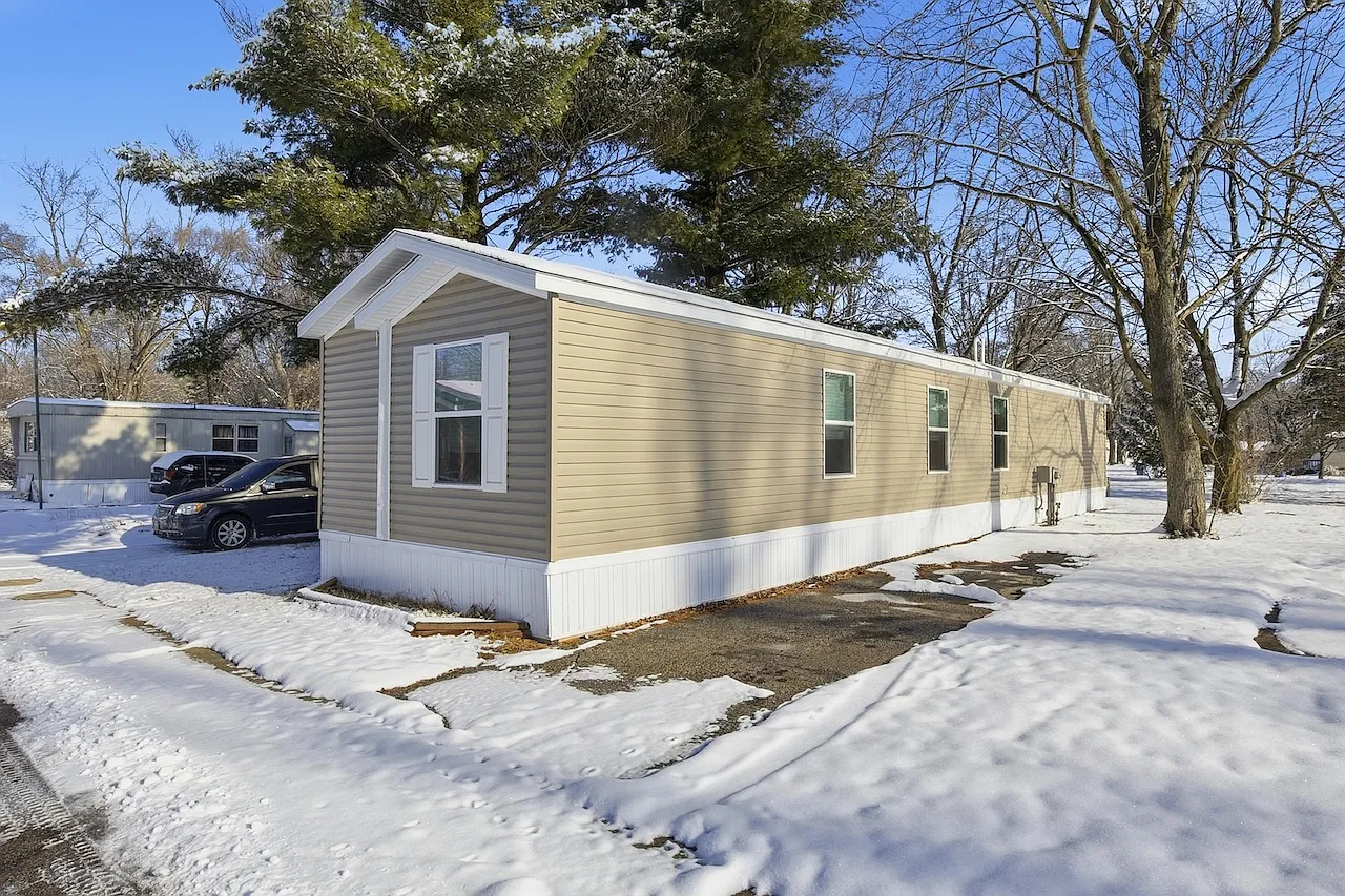 CLAYTON ADRENALINE "B" - 4 Months Rent-Free Offer Plan, Royal Village Manufactured Home Community photo 1