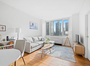 635 W 42nd St APT 22H, New York, NY 10036
