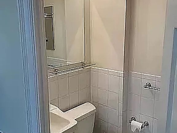 5th image of 849 Lexington Ave APT 3F