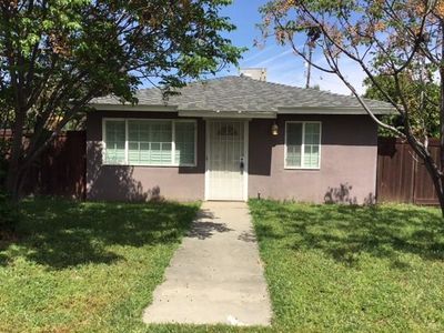1705 4th St, Clovis, CA, 93611