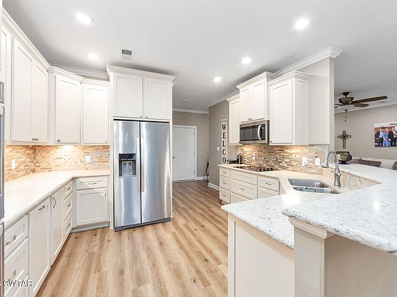 5th image of 48 Sunhaven Dr