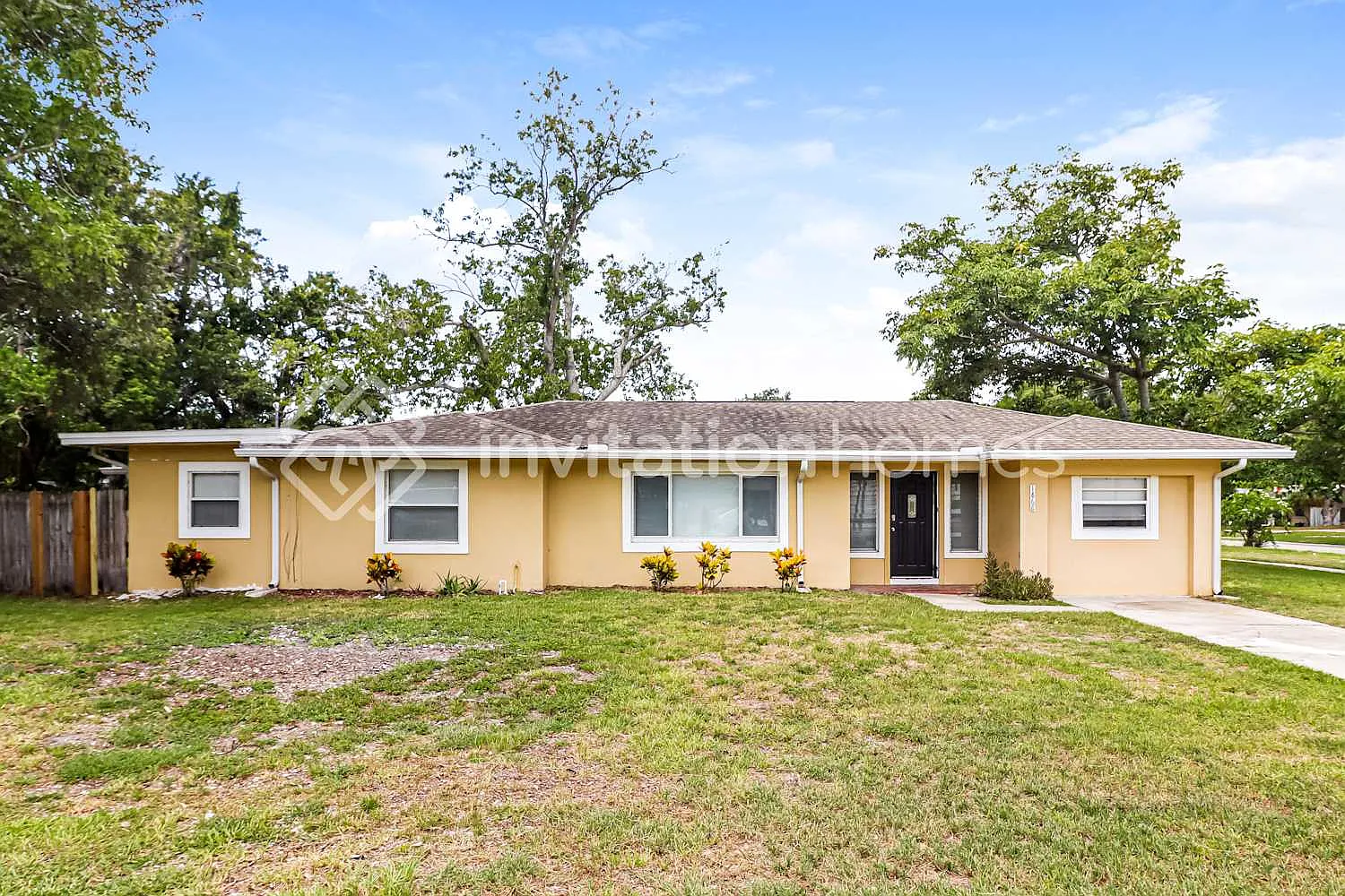 1868 East Dr Clearwater, FL 33755 — Photo 1