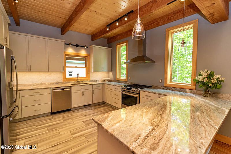 2nd image of 207 Sinclair Rd