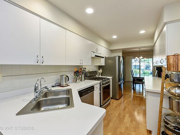 3rd image of 3121 Daniels Ct