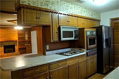 5th image of 700 Hillcrest Ct