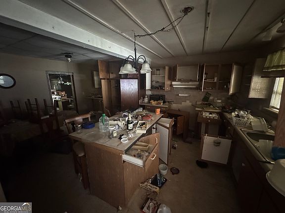 4th image of 520 Powell Rd