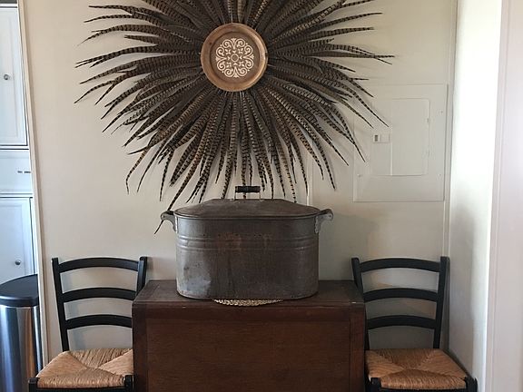 Dining area (from kitchen) 