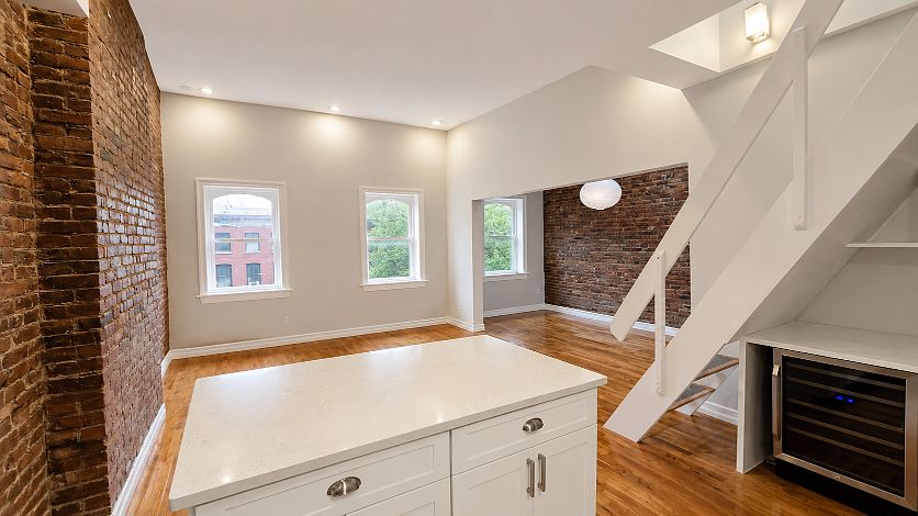 1st image of 422 Clermont Ave APT 4