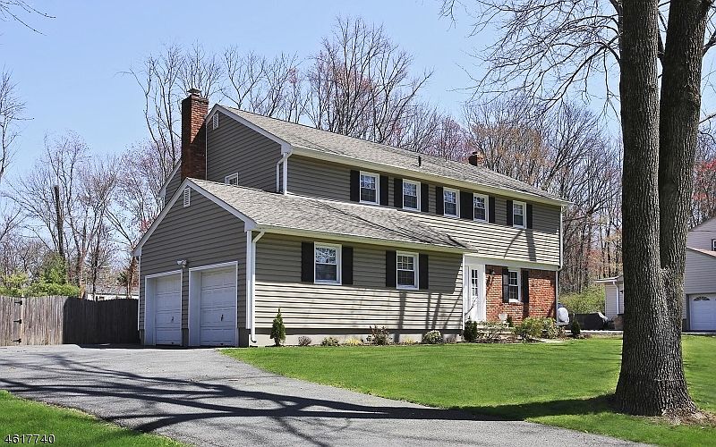 1st image of 55 PITCAIRN DR