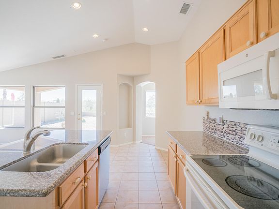 2nd image of 17481 W Coyote Trail Dr