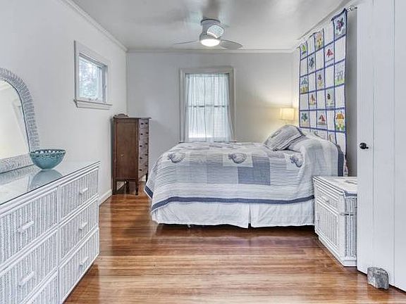 5th image of 82 Smith St