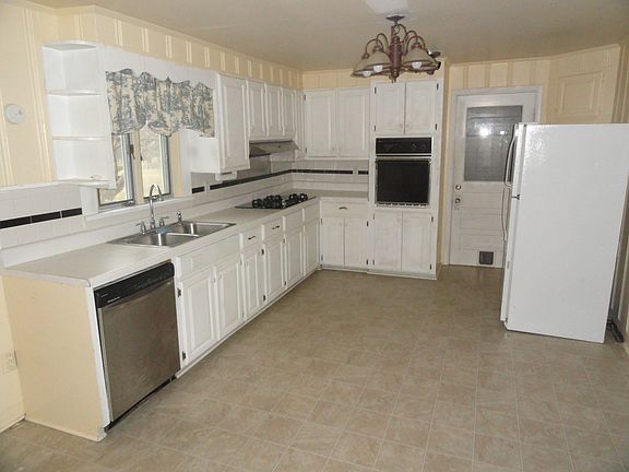 Other view of kitchen