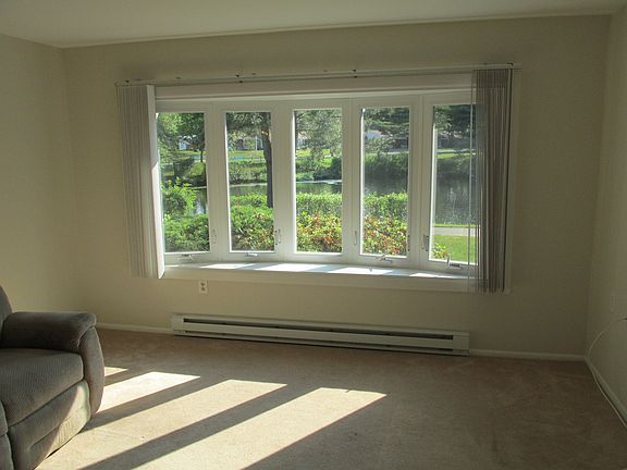3rd image of 1084C Argyll Cir