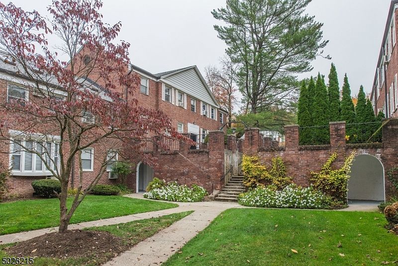 1st image of 349 Bloomfield Ave #85