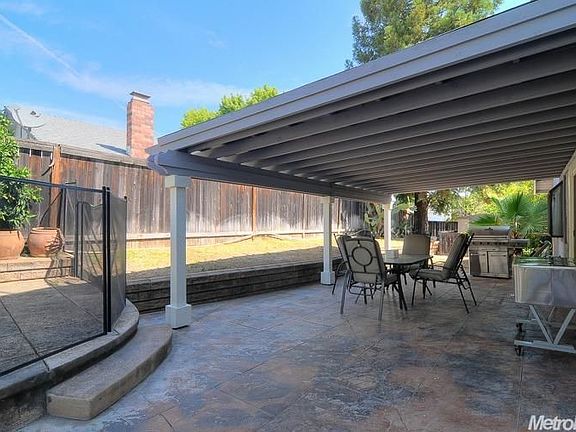 4th image of 8468 Menke Way