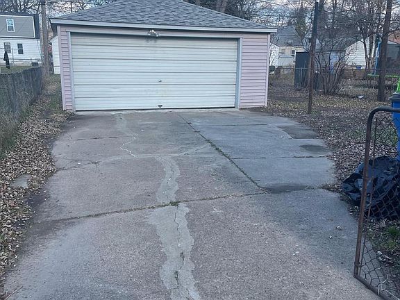3rd image of 25454 Stanford St