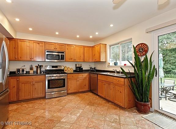 2nd image of 4414 Willowbend Dr