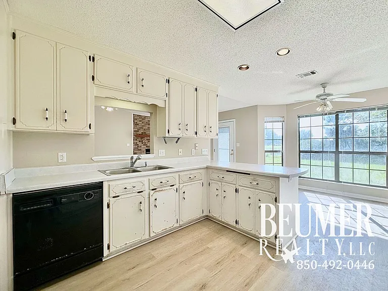 5027 Shoshone Dr — Photo 5