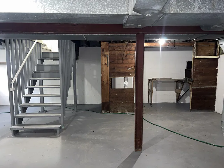 524 Ballman Ave — Photo 11