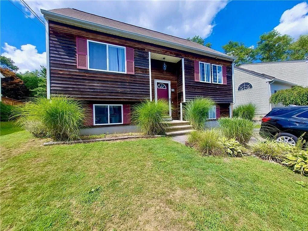 5 bed, 1741 sqft, $5,000 — Photo 1
