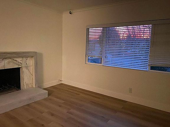 5th image of 17988 Kenwood Pl