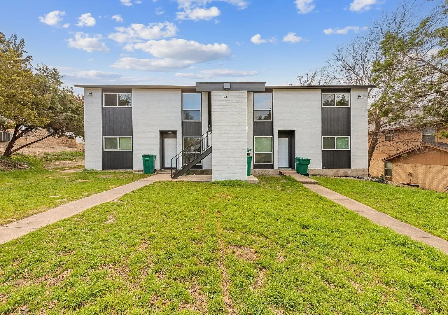 2 bed, 1012 sqft, $1,195 — Photo 1