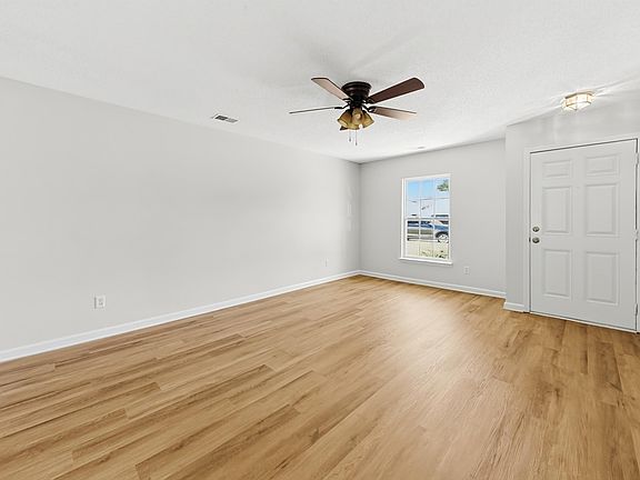 2nd image of 213 Arbor Falls Dr