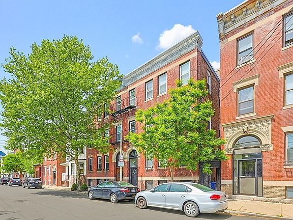 3rd image of 38 Frankfort St