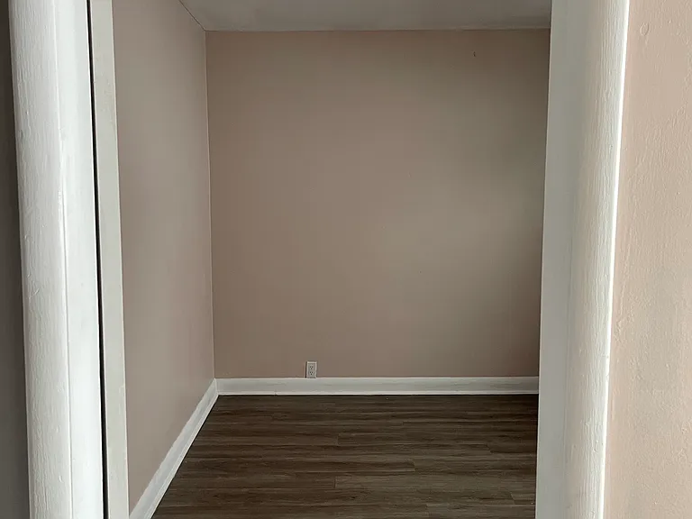 45 Ontario Ave #3 — Photo 2