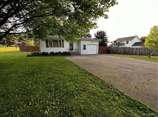 1 E Park Dr, Lockport, NY 14094