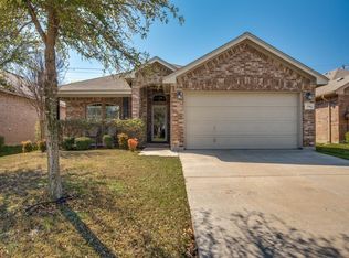 2716 Triangle Leaf Dr, Fort Worth, TX 76244